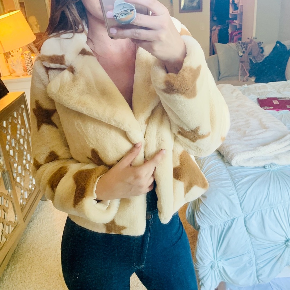 Super fuzzy and soft star spangled jacket ⭐️